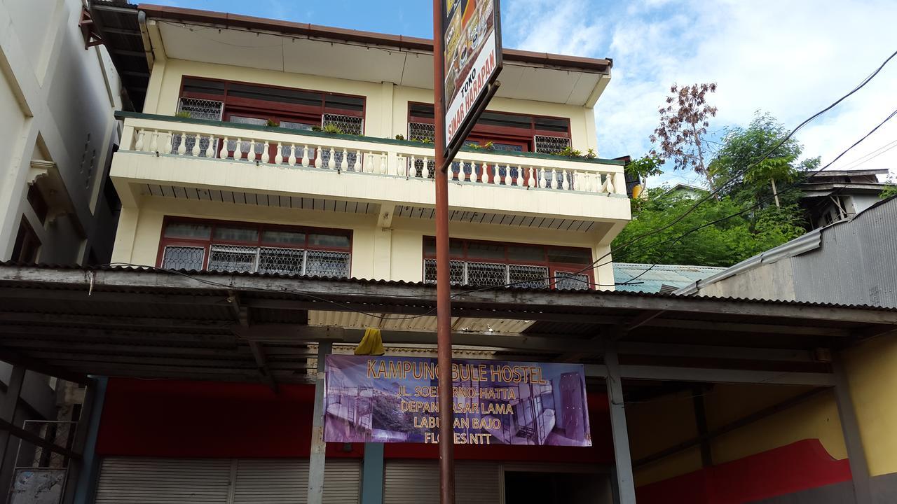 Kampung Bule Hostel Labuan Bajo Esterno foto